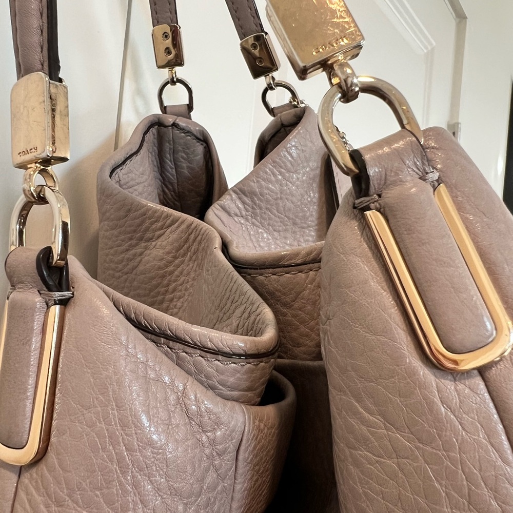Coach Madison Phoebe leather shoulder bag in lavender color - Picture 8 of 12